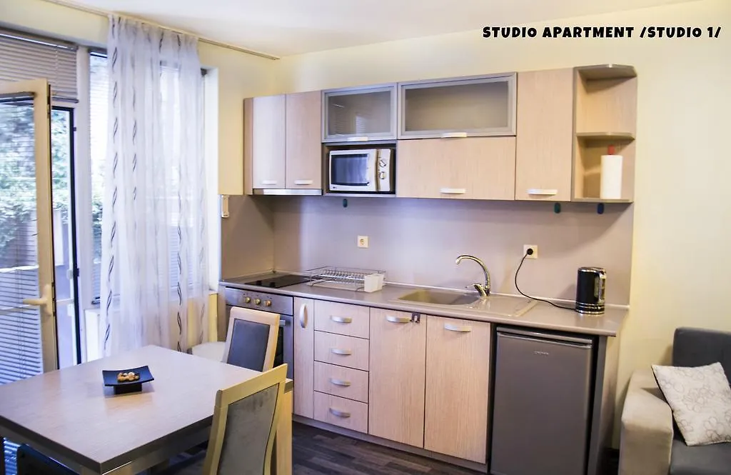 Yes Varna Studios Apartment 0*,