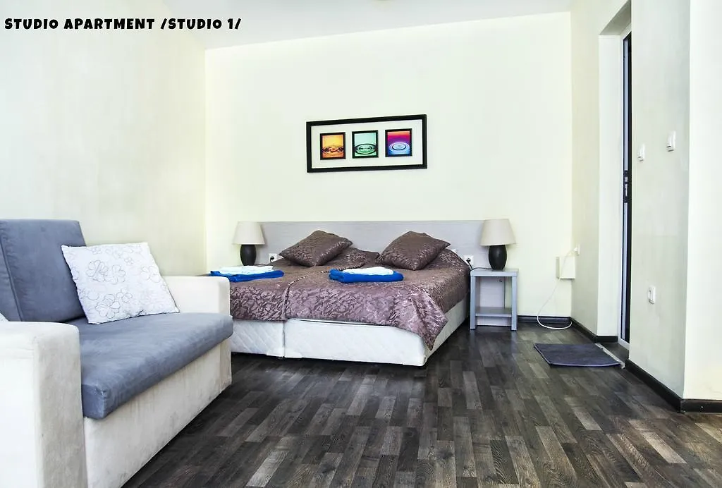 Apartamento YES Varna Studios